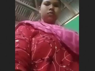 Indian aunts reveal their curves in a private village setting