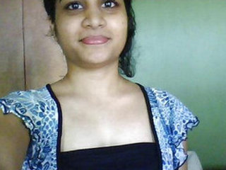 Indian girlfriend with a big bob and sex appeal