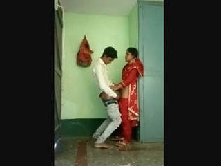 Indian housewife gets standing sex with Dewar Bhabi