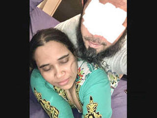 Indian aunty's second time giving a handjob after initial mishap