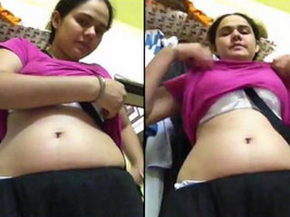 Indian girlfriend's steamy self-shot video for her boyfriend with audio