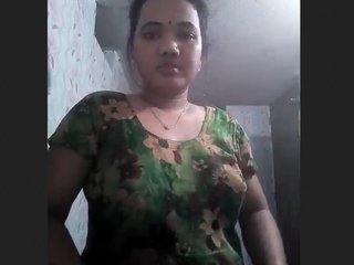 Indian wife reveals all in explicit video