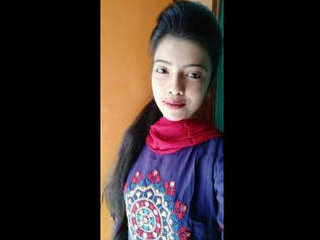 Sizzling Indian solo performance with fingers