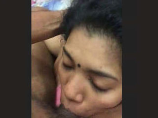 Indian husband in Dubai cheats on wife with older woman