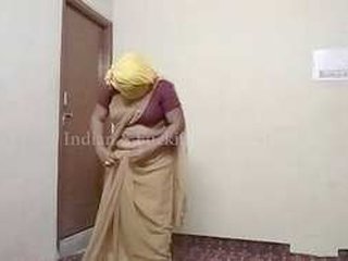 Village aunty with a nice body engages in sexual activity