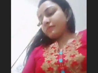 Maal's girlfriend has passionate sex in hotel room