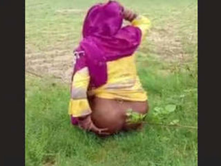 Indian wife has outdoor sex in the village