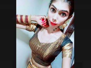 Desi beauty undresses for her boyfriend on video chat