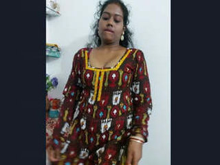 Aroused South Asian woman displays her intimate area