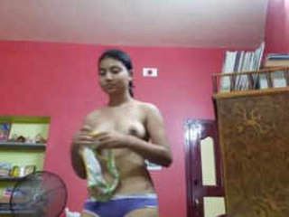 Indian girl shares nude selfie video