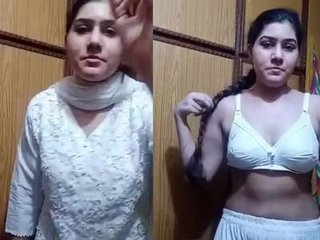 Hot Indian bhabi with pretty breasts and fingers