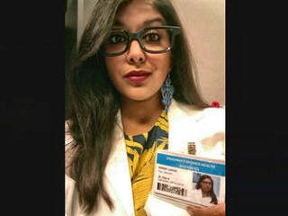 Indian wife's steamy new videos: Sensual and seductive