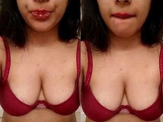 Aroused Indian woman records herself pleasuring herself