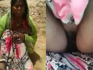 Village belle from India reveals her intimate parts
