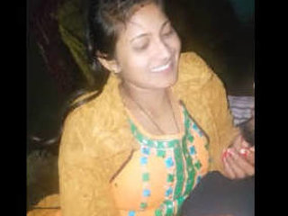 Desi couple indulges in steamy kissing and pissing session