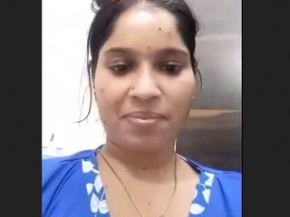 Bhabha with a big butt films herself changing