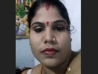 Unfulfilled village bhabhi seeks pleasure