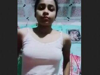 Indian girl flaunts her vagina in explicit video