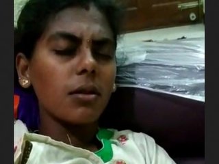 Aunty's pussy gets licked and fingered by her boyfriend