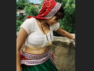 Desi bhabi's TikTok collection: A seductive and erotic display