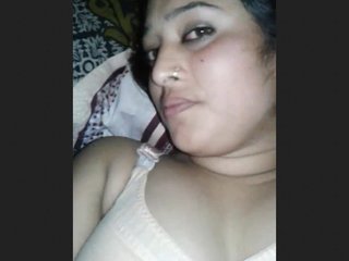 Rustic bhabi with a beautiful body gets naughty in village