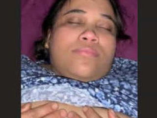 Bhabi's hot and heavy sex session