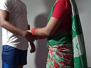 Quick fucking with a naughty bhabi from a village