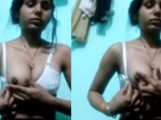 Indian girl gives a blowjob and gets fingered in HD clips