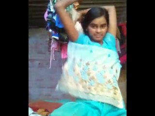 Cute young girl records herself in the nude for her boyfriend