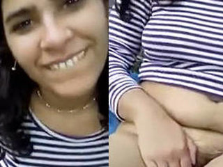 Indian girl flaunts her huge breasts and pussy in solo video