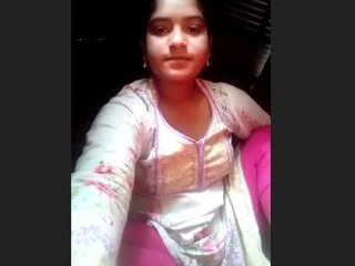 Gorgeous Hillbilly girl demonstrates and masturbates on camera