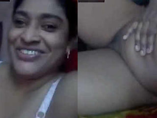 Indian aunty reveals her intimate secrets in video call