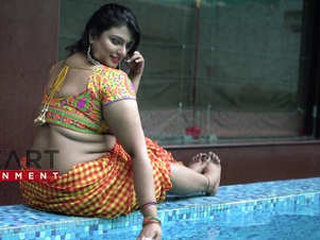 Desi curvy wife's sizzling photoshoot in a village