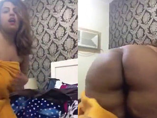 Mature Indian woman with curvy body teases in nude video