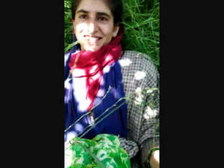 A stunning Kasmiri girl gets naughty outdoors