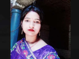 Cute bhabhi takes a bath and flaunts her curves in this hot video