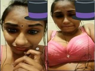 Indian college girl fingers herself in a solo video