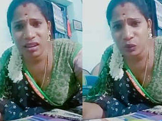 Tamil auntie's steamy selfie session