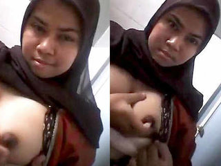 Muslim girl flaunts her body in hijab and lingerie