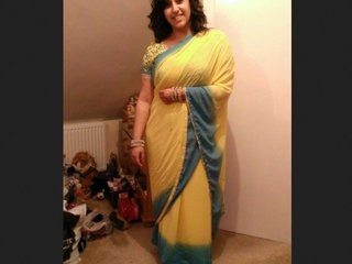 Pakistani babe flaunts her big boobs and pussy