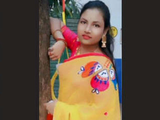 New video of a hot girl masturbating with her fingers in a video call