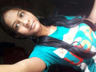 Bengali girl's solo fingering session on camera