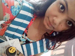 Indian college girl flaunts her big breasts to her lover