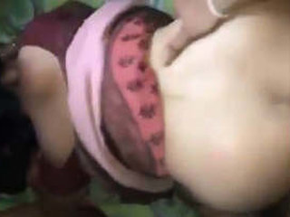 Desi bhabhi takes it hard in saree and moans loudly