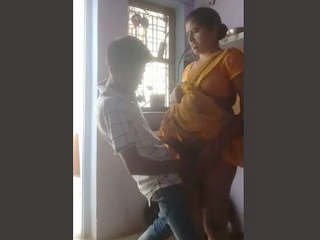 Bhabhi gets fucked in the kitchen by her lover - Leaked MMS