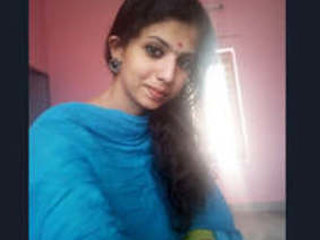 Mallu bhabhi flaunts her big boobs on video call