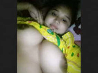 Chubby girl videos featuring sexy and seductive performances