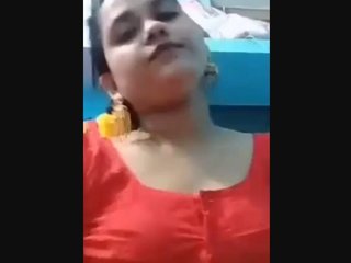 Bengali beauty displays her curves in a solo video