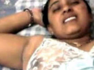 Indian bhabhi speaks in Hindi while having sex