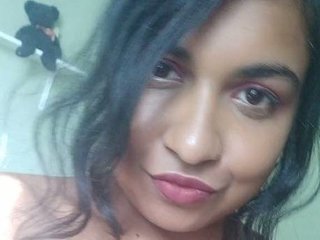Watch a stunning Indian babe show off her nude body in a sexy video